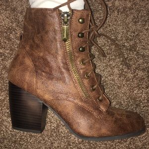 Brown  Booties 👢 Size 9 Brand New ‼️